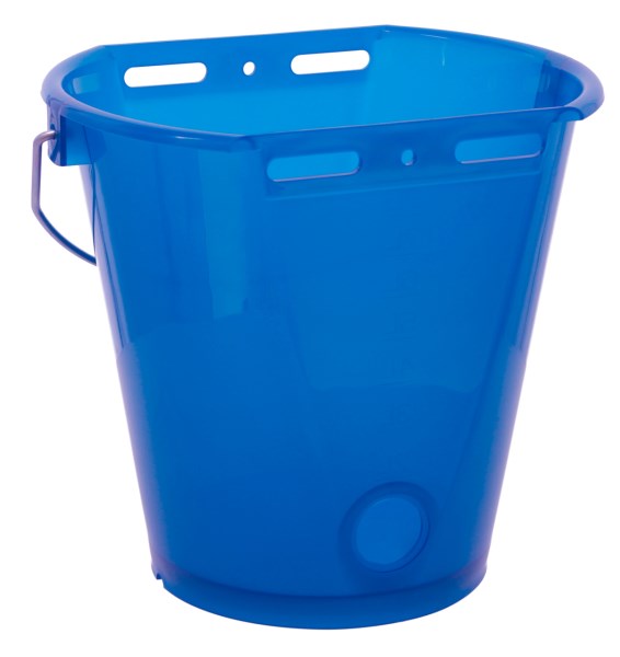 Der blau transparente Tränkeeimer von Vorne mit einer runden Öffnung für Ventil und Kälbersauger